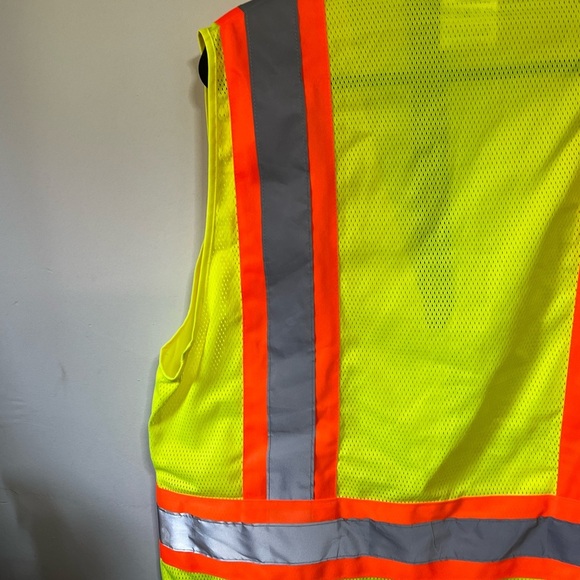 Pyramex Hi Viz Imperfection
Safety Vest Sz Large - Picture 6 of 8